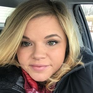 Meet your Posher, Allyson